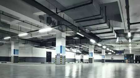 Garaža i parking